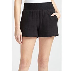 Evereve Black gauze shorts w/pockets SZ Small